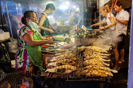 SV302 EVENING STREET FOOD WALKING TOUR